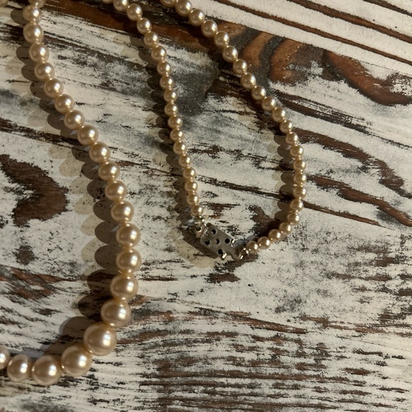 Vintage Faux Pearl Necklace 17” Made in Japan Graduated design - Picture 3 of 4